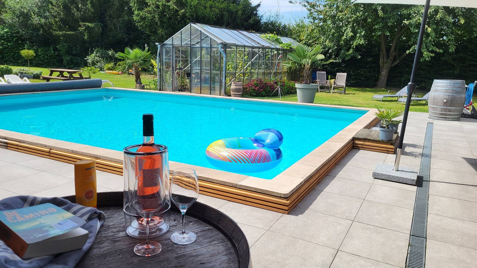 Geheel appartement, Charmant 2-persoons appartement in Venlo met privé terras en gedeeld zwembad in Venlo, Limburg