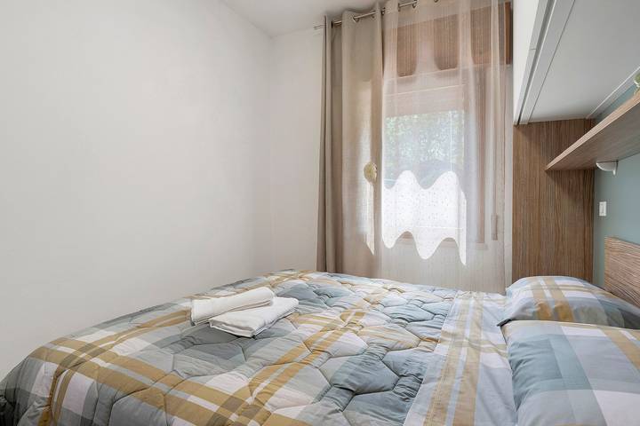 'Prosecco Room' with Mountain View, Wi-Fi and Air Conditioning in Alano di Piave, Belluno Province