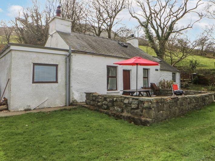 Llwyn Y Brig Isaf in Trefor, Gwynedd