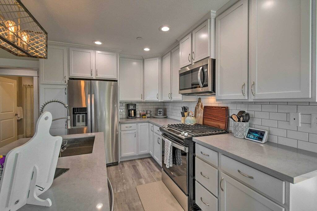 Pet-Friendly Retreat w/ Fenced Yard & Fire Pit in Ocean Shores, Grays Harbor County