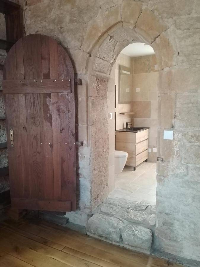 Double Room with Private Bathroom in Cahors, Quercy