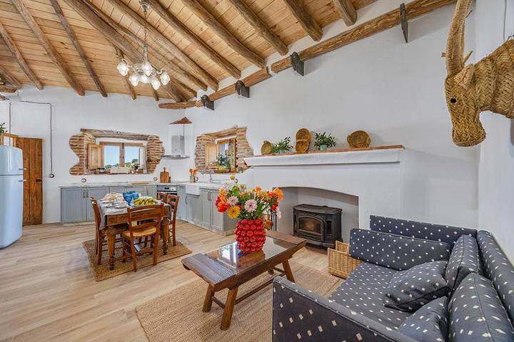 Apartamento para 4 personas, con vistas, Se admiten mascotas en Higuera de la Sierra