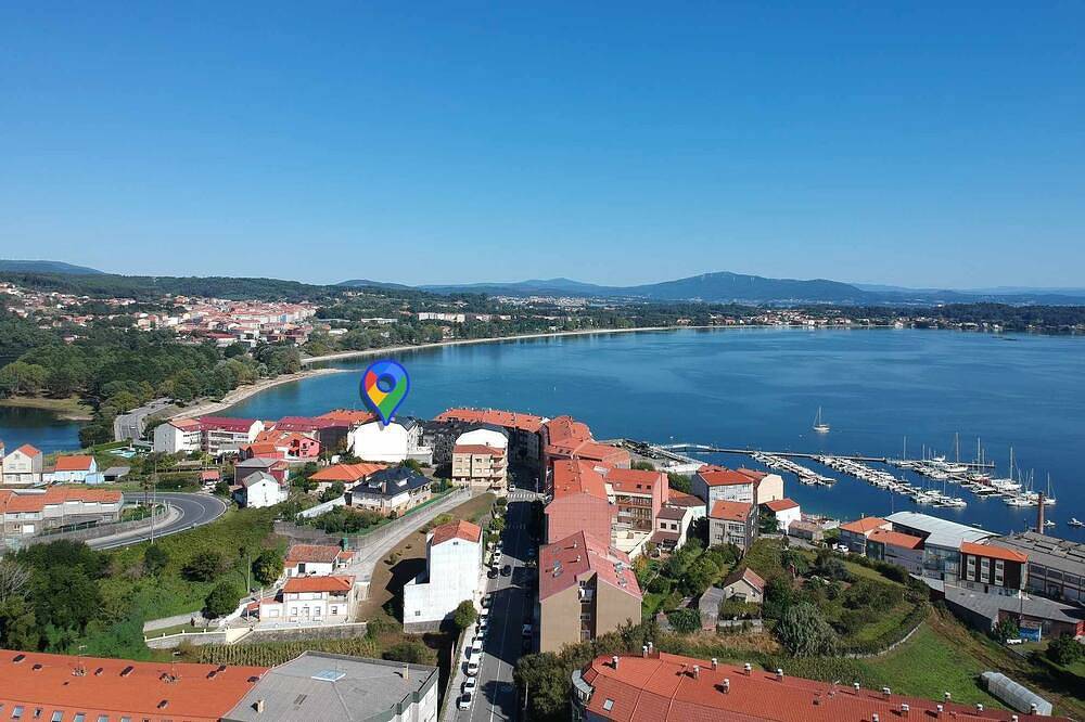 Entire apartment, Ag apartment mar do barbanza Ii ,150m beach for 4 in Boiro, Rías Baixas
