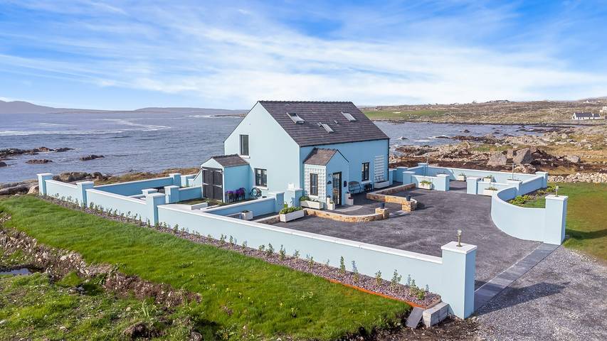Villa for 6 people, with yard in Ireland