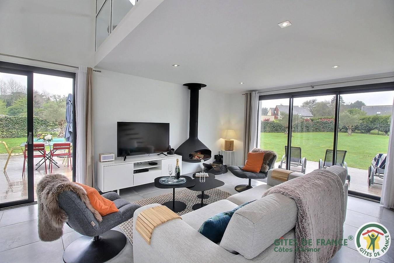 Les Herbes Folles in Trégastel, Pink Granite Coast