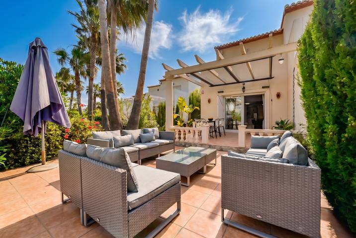 Bungalow para 6 personas, con piscina además de jardín y terraza, Familias con niños en Calpe