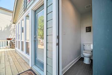 Vacation House for 9 Guests in Lake Conroe, Texas, Picture 3