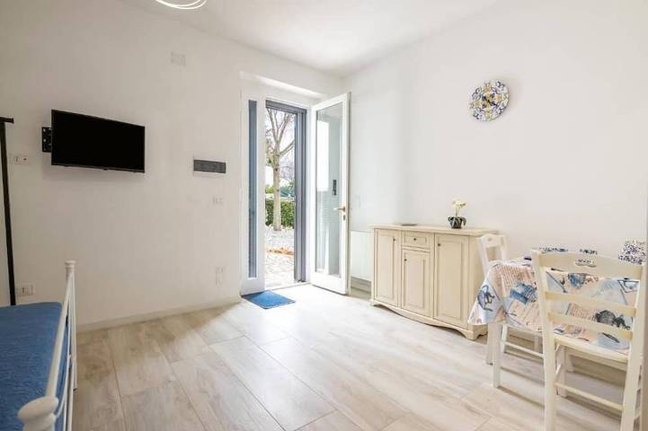 Apartamento entero, The Villa Resort, sleeps 2 + shared pool in Martina Franca, Provincia de Taranto