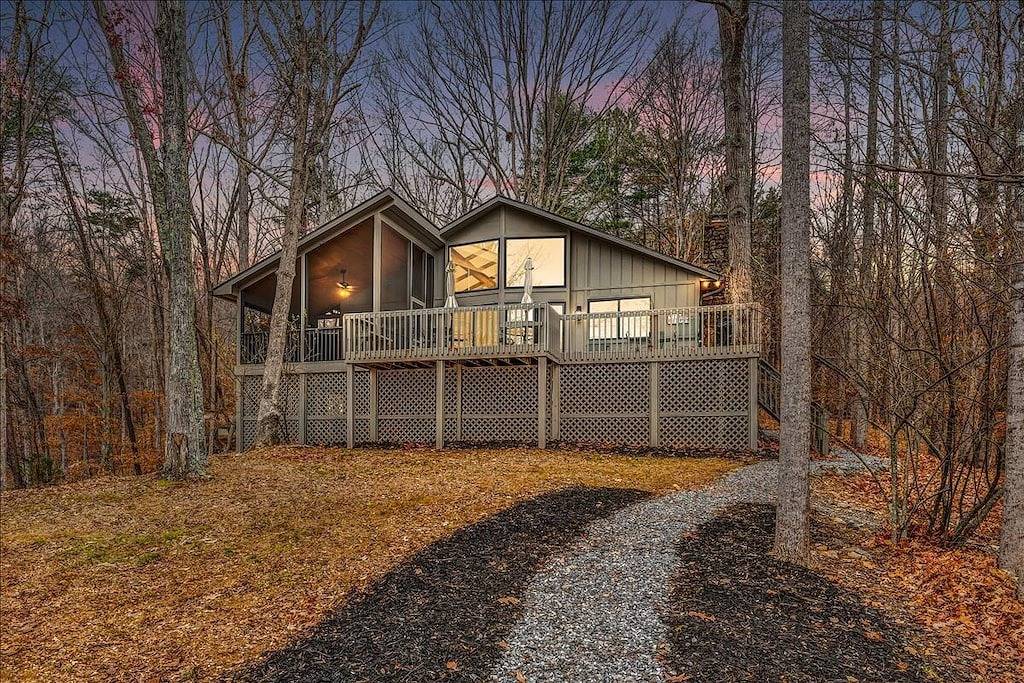 Beautiful Home On Gently Sloping Point Lot With 500 Feet Of Private Waterfront in Smith Mountain Lake