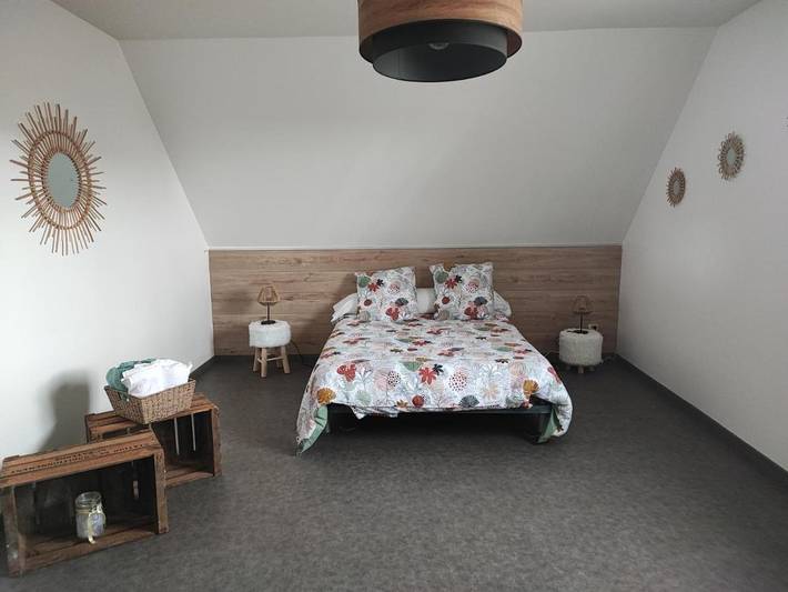 Location de vacances pour 2 personnes, avec jardin ainsi que terrasse et vue à Teloché - 2