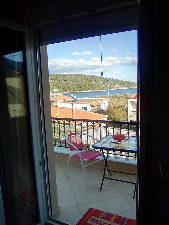 Gîte pour 2 personnes, avec Balcon ainsi que Terrasse et Vue dans Palaia Epidavros