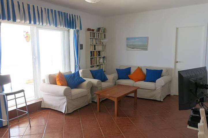 \"Il capitano Lucas\", una villa in un grande giardino in prima linea di fronte alla spiaggia in Los Canos de Meca, Barbate
