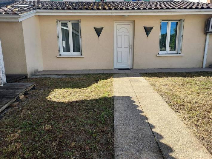 Gîte pour 4 personnes, avec Terrasse et Jardin à Lavardac