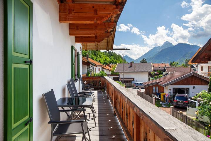 Ferienwohnung für 6 Personen, mit Balkon im Mittenwald - 2