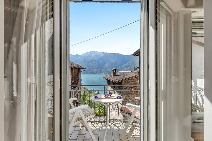Chalet für 4 Personen, mit Balkon und Seeblick im Tessin - 3