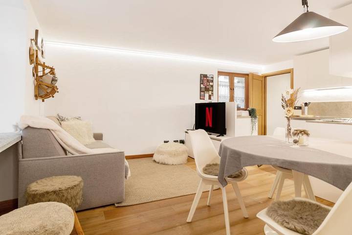 Apartamento para 5 personas, con Balcón además de Terraza y Jardín en La Thuile