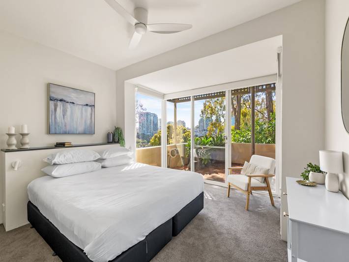 Ganze Wohnung, 2-Bett-Haus am Hafen mit Aussicht in fabelhafter Lage in McMahons Point, Sydney