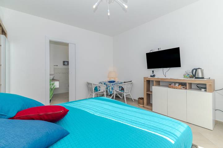 Camera 'Mono Fra- Santa Teresa Gallura' con terrazza privata, Wi-Fi e aria condizionata in Santa Teresa di Gallura, Santa Teresa Gallura