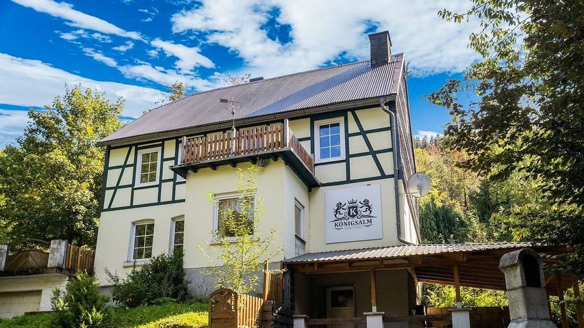 Ferienhaus für 13 Personen, mit Terrasse und Garten - 1