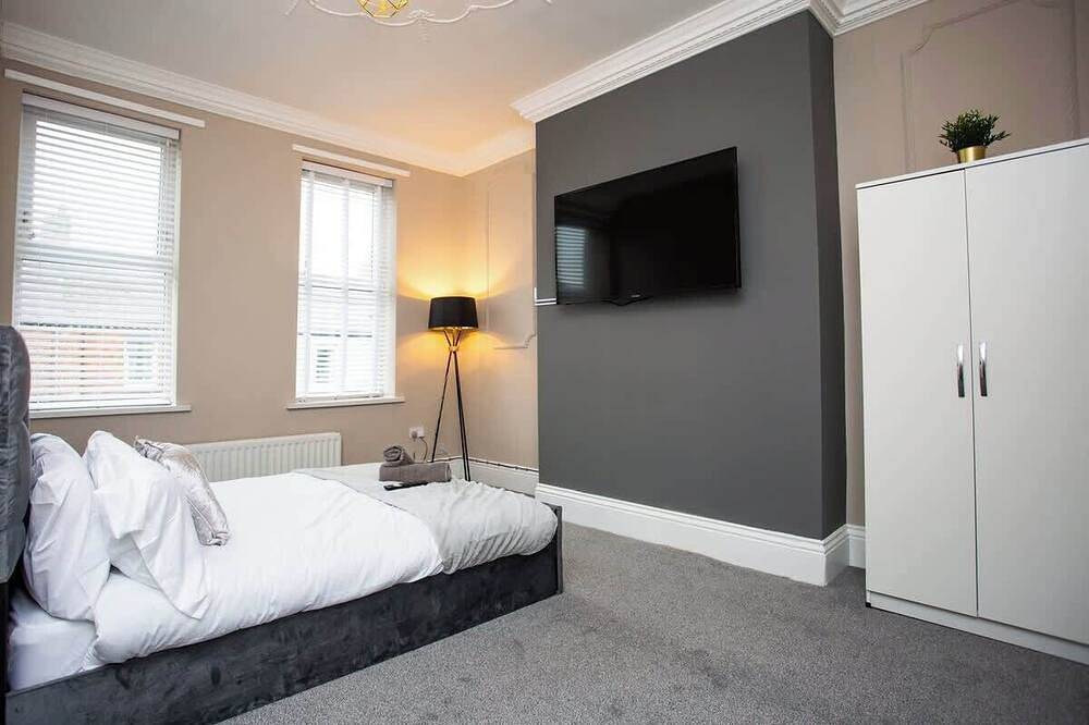Entire apartment, Modern Interior Spacious  Four Bedroom Apartment in South Shields, South Tyneside