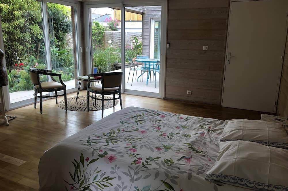 Single-storey house in green garden Dinan center in Dinan, Dinan region