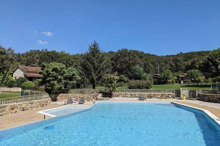 Casa rural para 8 personas, con jardín además de terraza y piscina, Se admiten mascotas - 1