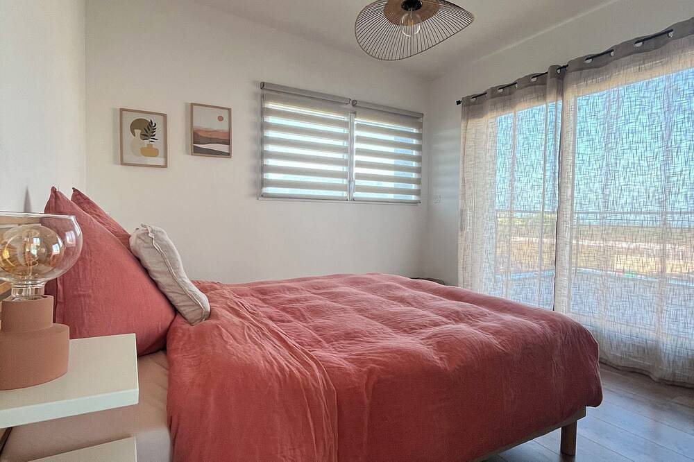 Exceptional!!!  Cosy, comfortable house just a stone's throw from the beach. in Portsall, Ploudalmézeau