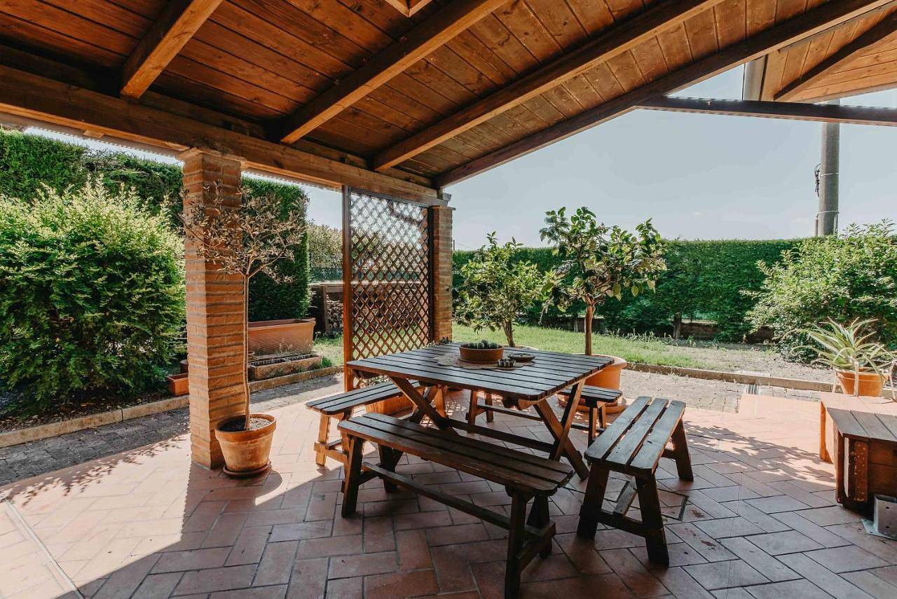 Appartamento intero, Villa nel Verde - Camera con bagno privato - vicino Inail e Fiere - Via Erbosa 1B in Budrio, Provincia di Bologna