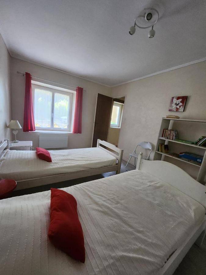Location de vacances pour 6 personnes, avec jardin et piscine à Saint-André-d'Allas - 4