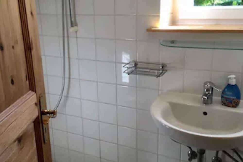 Ganze Wohnung, Perfekt für Zwei! Kleine Wohnung in grüner Oase, Halbecks-Hof in Lieschow, Ummanz