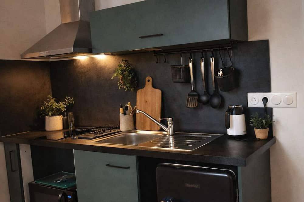Apartamento entero, Studio Cosy & Design - Coeur de Ville, Calme et Confort Pro in Issoire, Parque Natural Regional Livradois-Forez