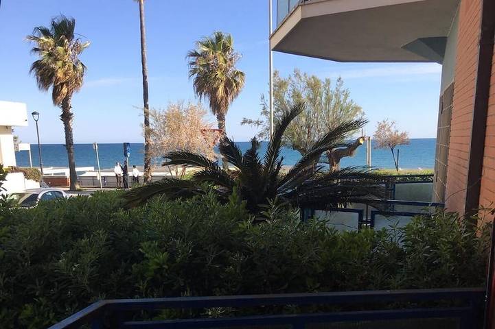 Ferienhaus für 6 Personen, mit Balkon und Garten in Terracina