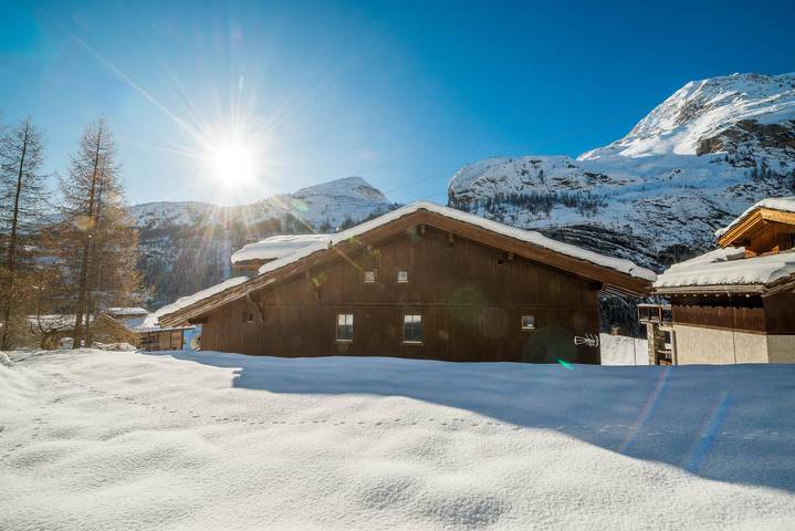 Chalet for 12 people, with balcony in Tignes
