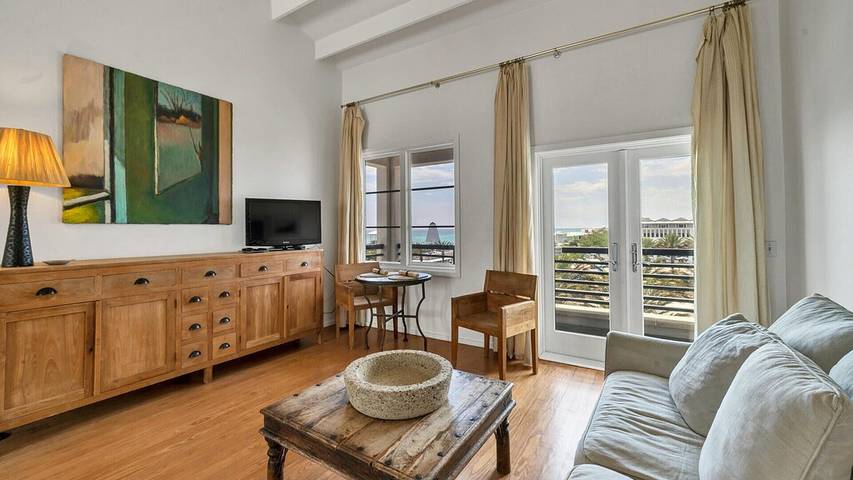 Vacation rental for 2 people, with pool and balcony in Seaside