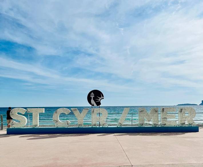Gîte pour 4 personnes, avec jardin et terrasse dans Office De Tourisme De Saint Cyr Sur Mer