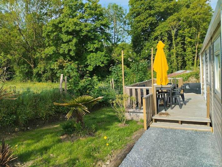 Location de vacances pour 6 personnes, avec jardin ainsi que terrasse et vue à Tour-en-Bessin