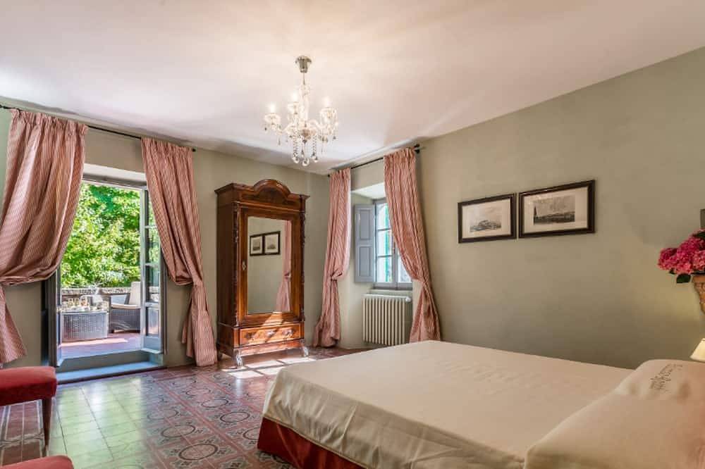 Splendid Villa for 12. Pool, outdoor Jacuzzi 25-hectare Park, Hunting, Fishing in Monterchi, Valtiberina