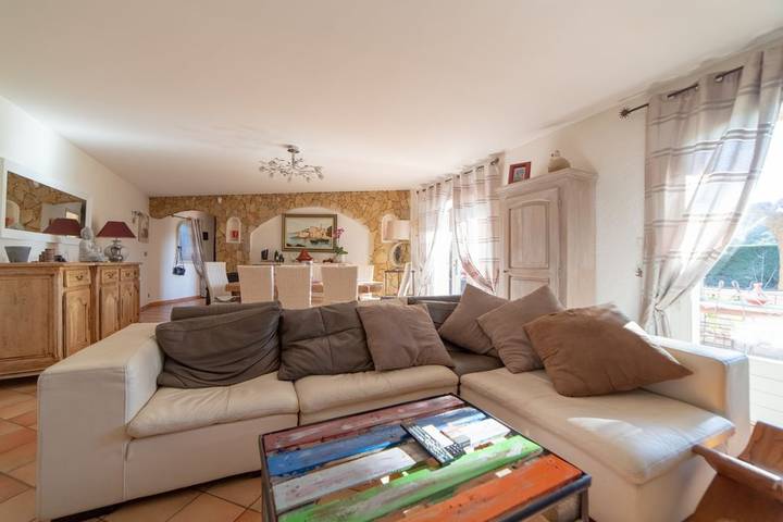 Villa pour 12 personnes, avec piscine et terrasse, animaux acceptés à Carqueiranne - 3