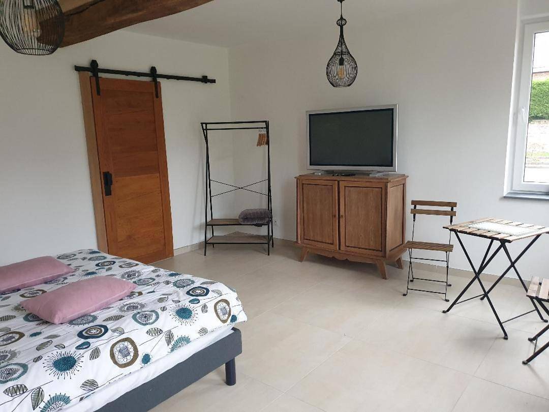 Family Room with Private Bathroom in Potelle, Avesnes-sur-Helpe