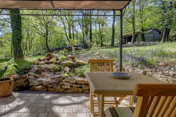 Location de vacances pour 2 personnes, avec Terrasse et Jacuzzi ainsi que Jardin et Piscine dans Forêt domaniale de Grésigne - 2