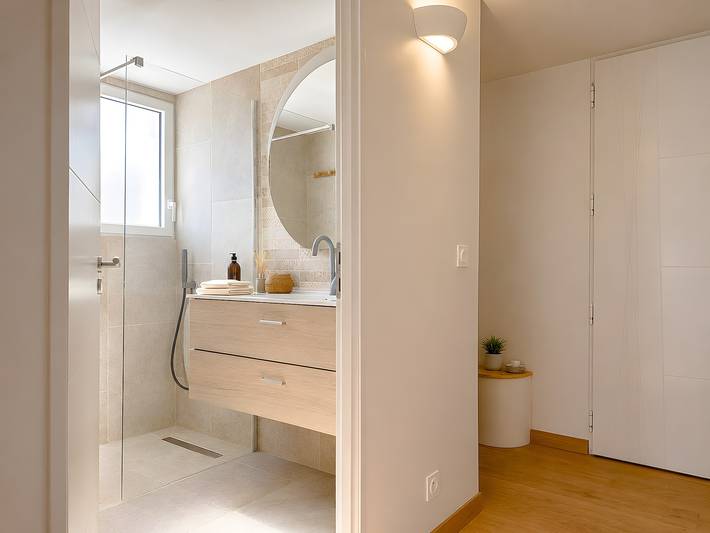 Hel studio-lejlighed, Studio 'Bulle de Sainte-Baume' with Mountain View, Private Terrace, and Wi-Fi in Plan-d'Aups-Sainte-Baume, Middelhavskysten (Frankrig)
