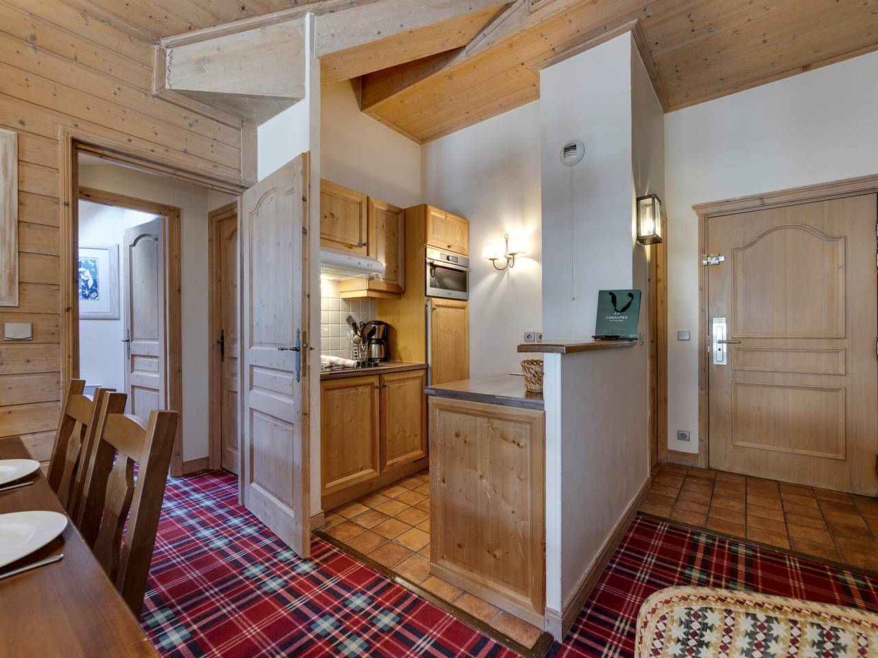 Geheel appartement, Arc 1950 - 2-Bedroom Apt, Ski-In/Out, For 4 Adults + 2 Kids in Arc 1950, Bourg-Saint-Maurice