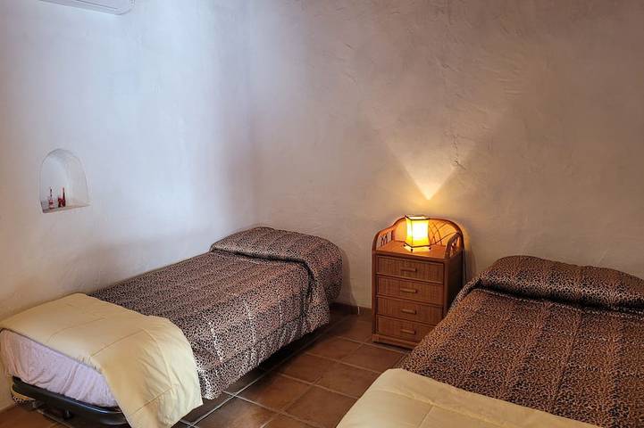 Location de vacances pour 7 personnes, avec jacuzzi ainsi que terrasse et jardin, animaux acceptés à Maratea - 2