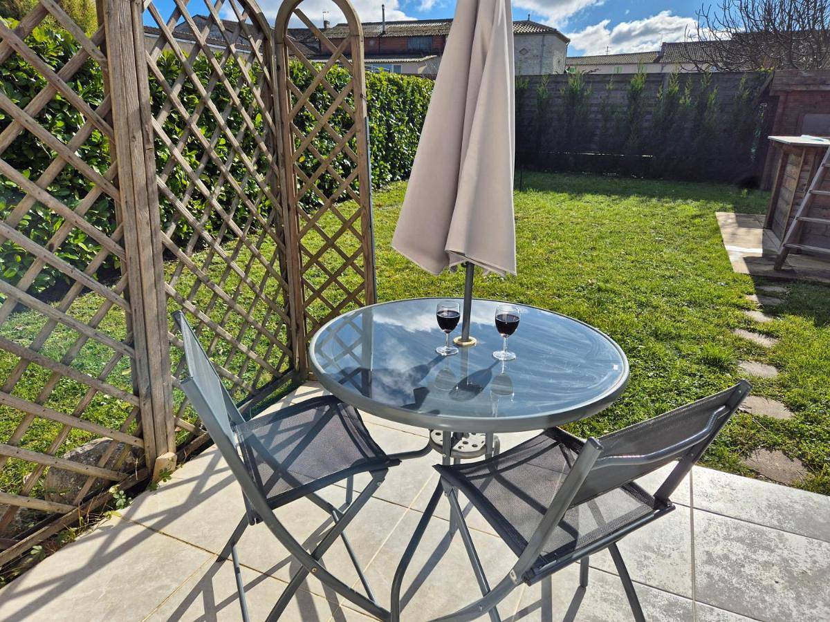 One Bedroom Villa in Loubès-Bernac, Région de Marmande