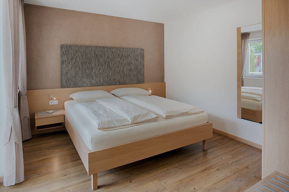 Entire apartment, Traum-ferienwohnung mit Dachterrasse & Tollem Ausblick, Cron4 Schwimmbad & Sauna in Bruneck, Dolomiti Superski