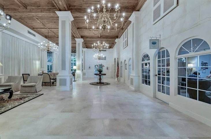 Vacation rental for 2 people, with yard and pool as well as terrace in Palm Beach