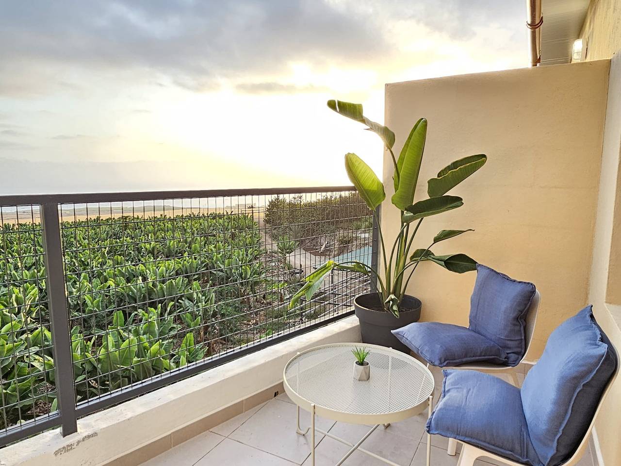 Apartamento entero, Apartamento Vacacional 'Hermosa Vista al Mar y Piscina Finca 5' con Piscina y Wi-Fi in Adeje, Tenerife Sur