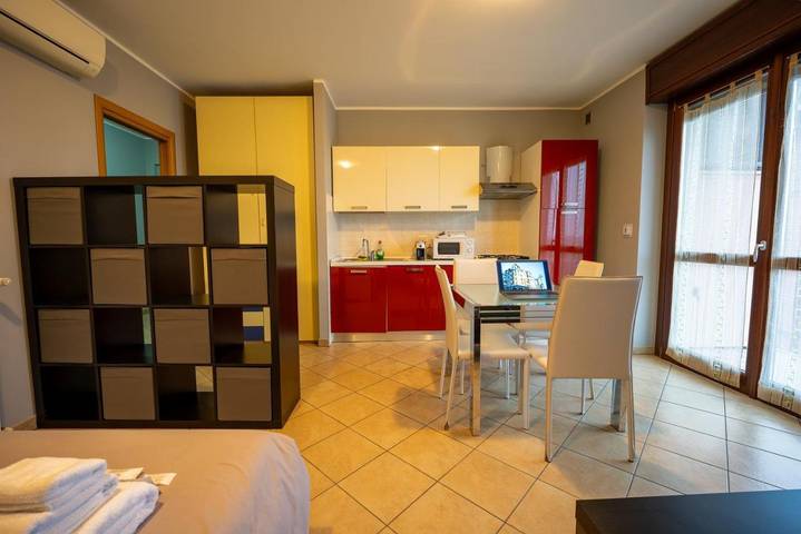 Gîte pour 3 personnes, avec vue et balcon à Leinì