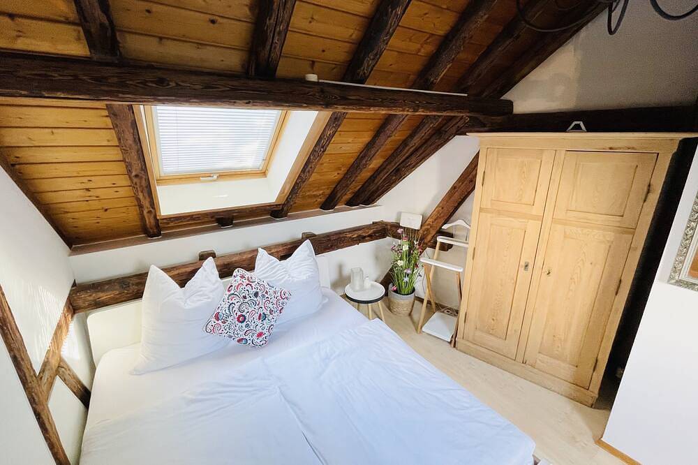 Historic vacation home on the Main, 110 sqm, large terrace, modern and renovated in Mainz-Kostheim, Wiesbaden