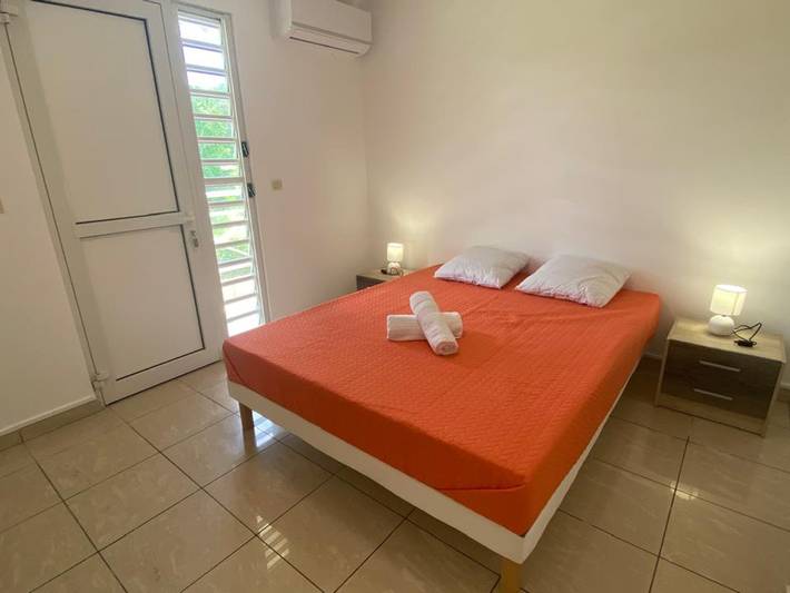 Gîte pour 6 personnes, avec piscine ainsi que jardin et terrasse dans Anse à l'Ane - 4